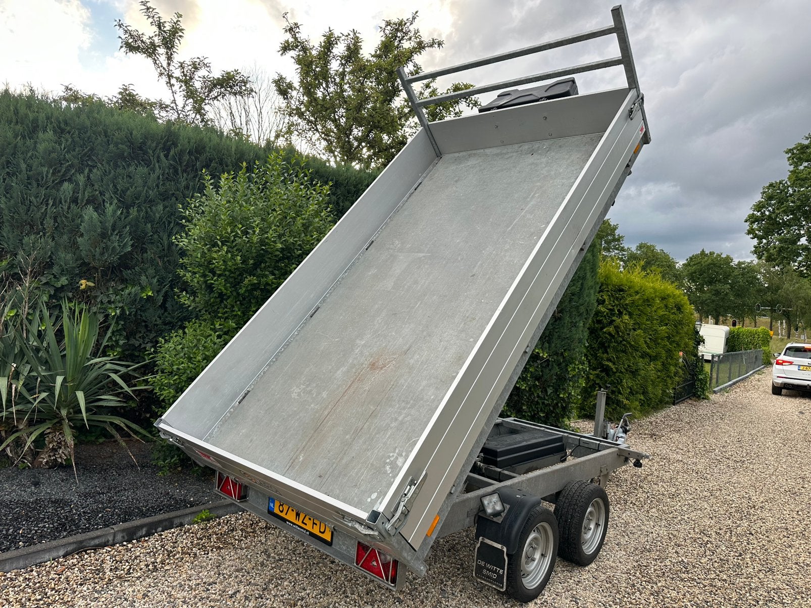 Zeer nette 3 zijdig electrische Saris kipper 2700KG 310x175, Ophalen of Verzenden, Zo goed als nieuw