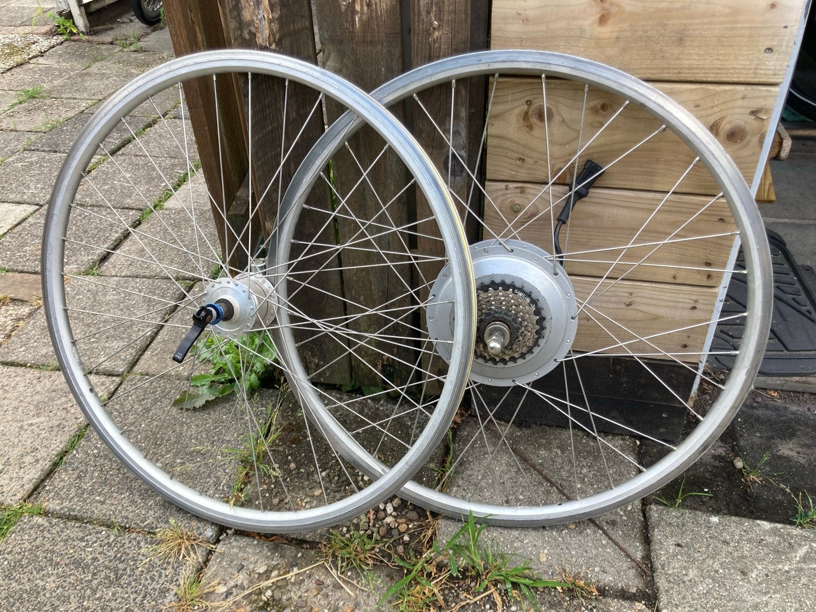 eBike voor- en achterwiel met 24V achterwielmotor, 28 inch, Gebruikt, Aluminium, Ophalen, Elektrische fiets