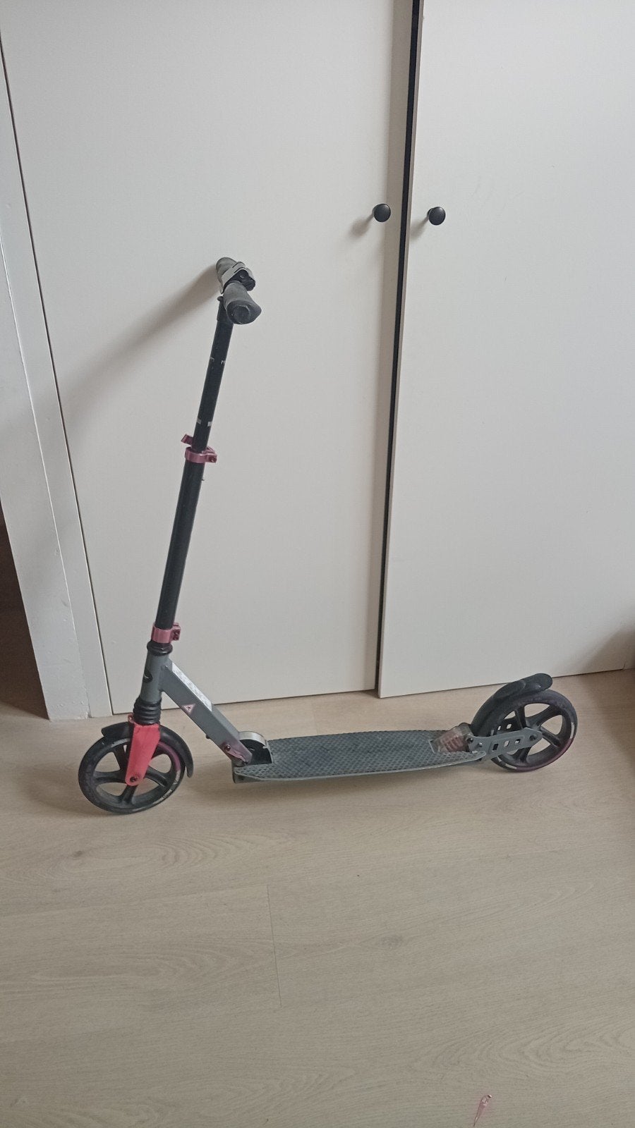 Gebruikte step - Opvouwbaar en robuust, Ophalen, Gebruikt, Gewone step, Onbekend