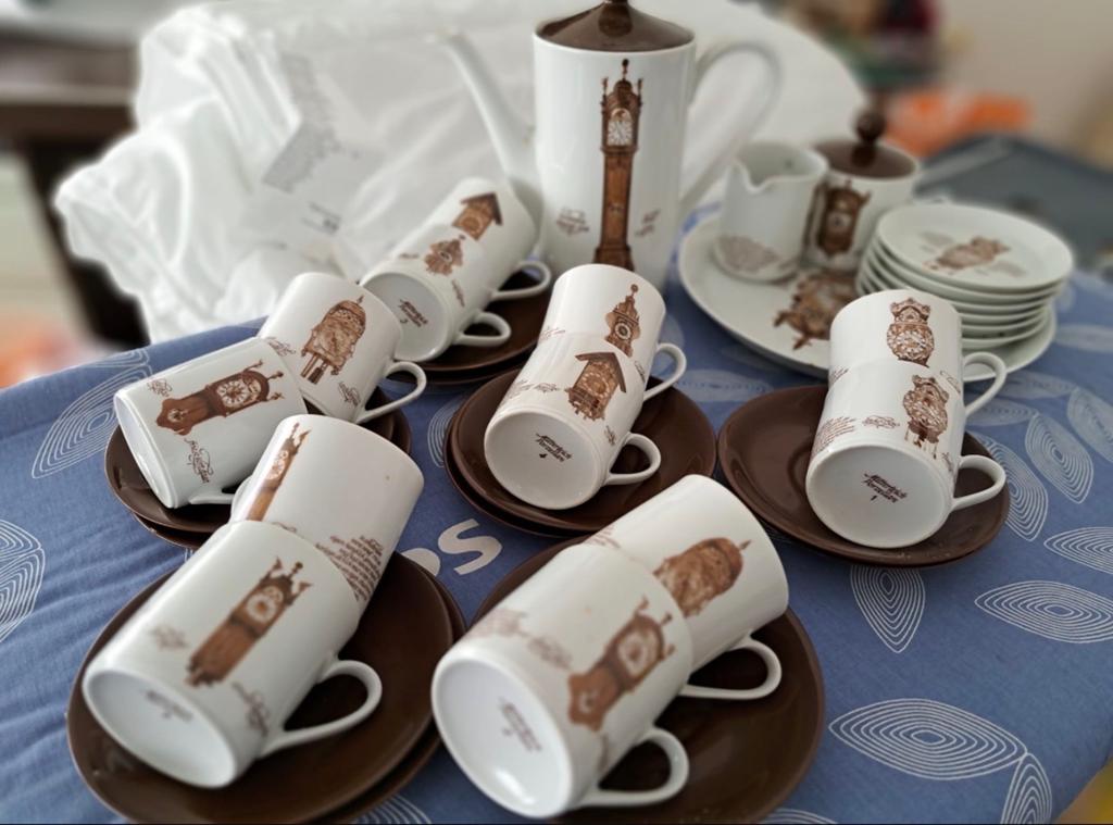 Compleet koffieservies met klokkenmotief, Ophalen, Keramiek, Zo goed als nieuw, Overige stijlen