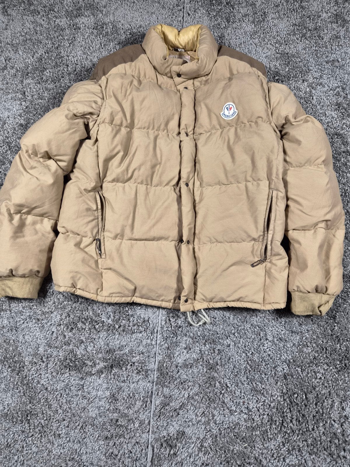 Vintage Moncler Grenoble Donsjas Maat 6 (XL), Kleding | Heren, Moncler, Verzenden, Beige, Maat 56/58 (XL)