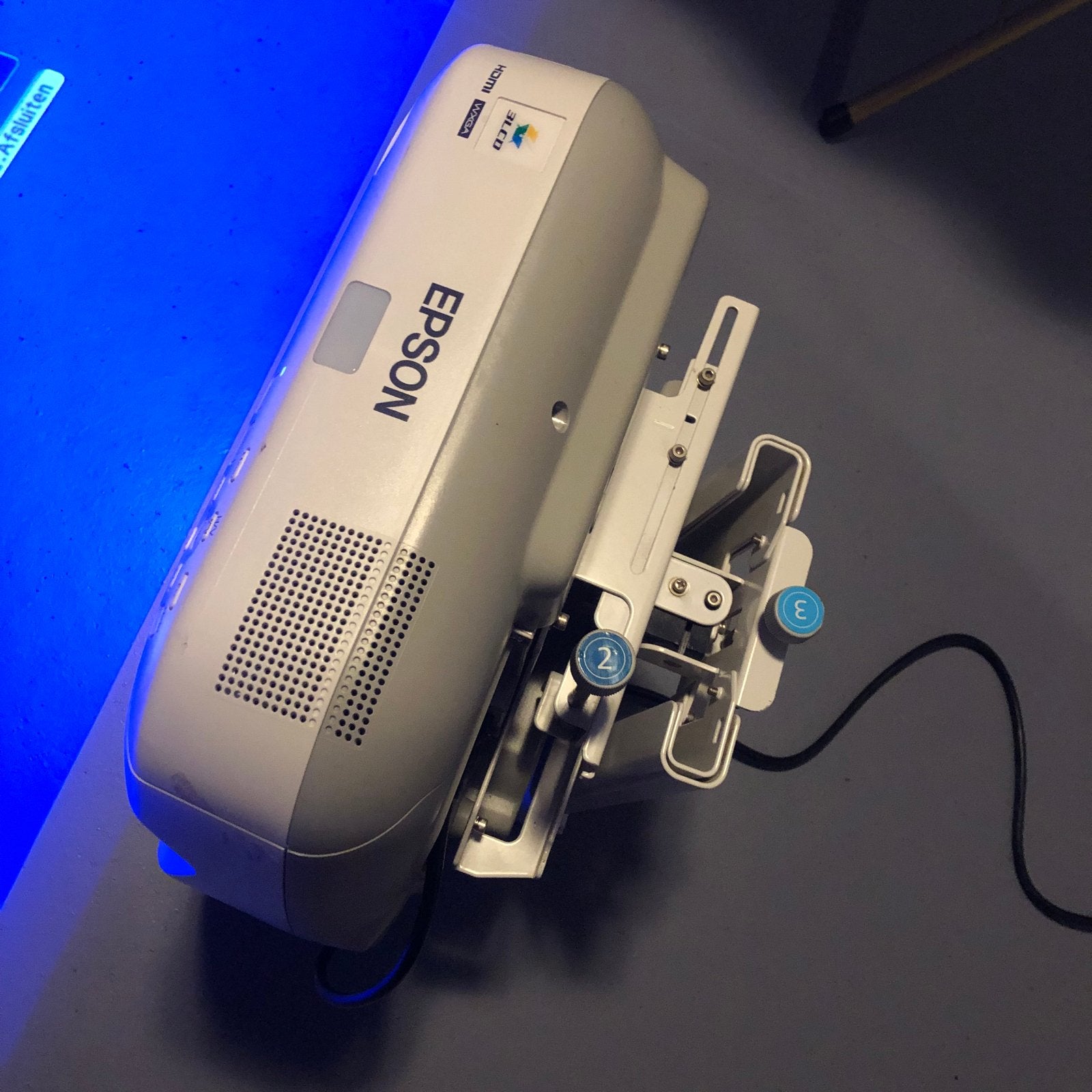 Epson EB-485Wi Beamer met ophangbeugel, Audio, Tv en Foto, Beamers, Gebruikt, HD (720), Epson, Ophalen of Verzenden