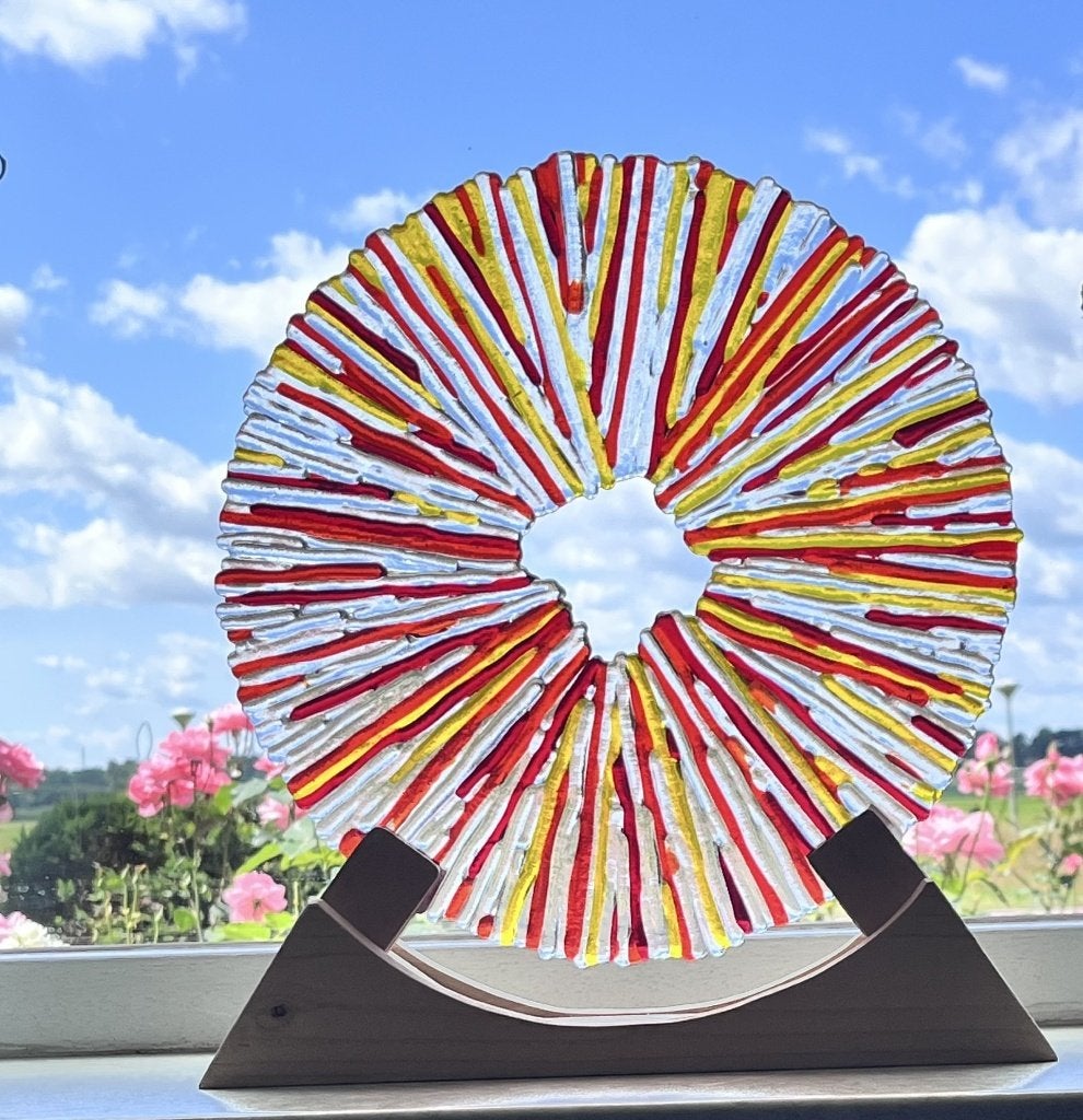 Glasobject glasfusing cirkel staander hout rood oranje geel, Meerkleurig, Overige stijlen, Nieuw, Ophalen of Verzenden