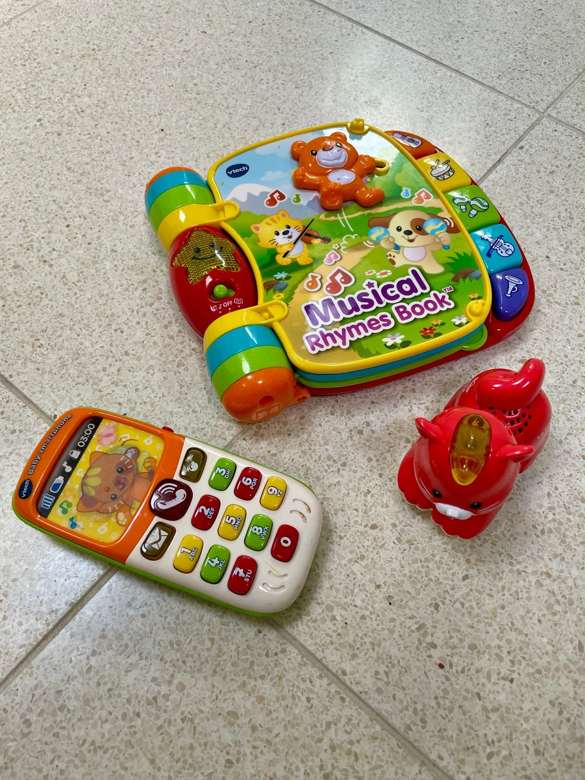 VTech Muzikaal Rijmboek en Baby Smartphone Speelgoedset, Ophalen, Gebruikt, Jongen of Meisje