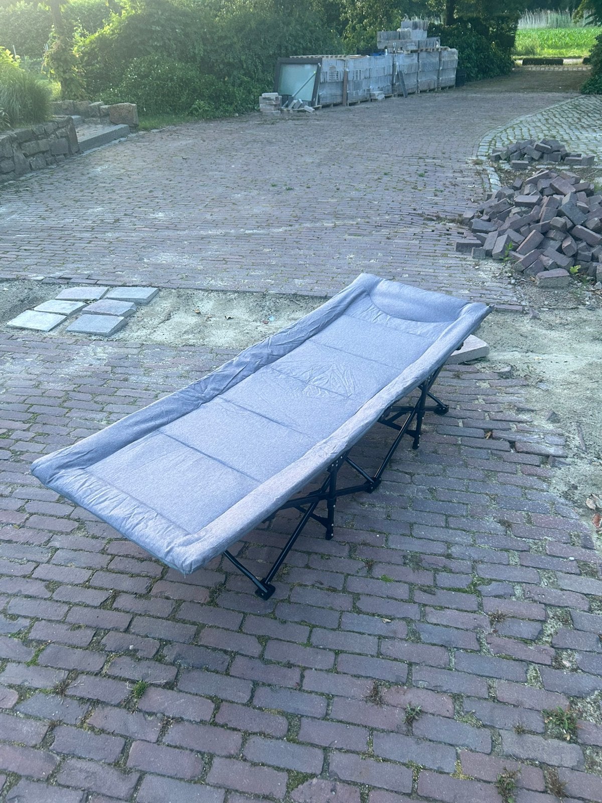 Vouwbed - Campingbed - Opvouwbaar - Grijs - Logeerbed, Nieuw, Ophalen of Verzenden, X, Metaal