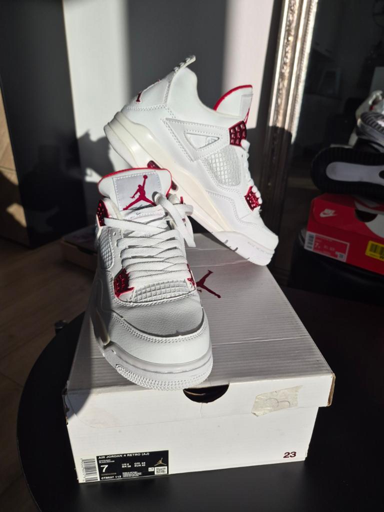 AIR JORDAN 4 RETRO NIEUW IN DOOS!!!, Kleding | Dames, Schoenen, Ophalen of Verzenden, Nieuw, Wit, Sneakers of Gympen