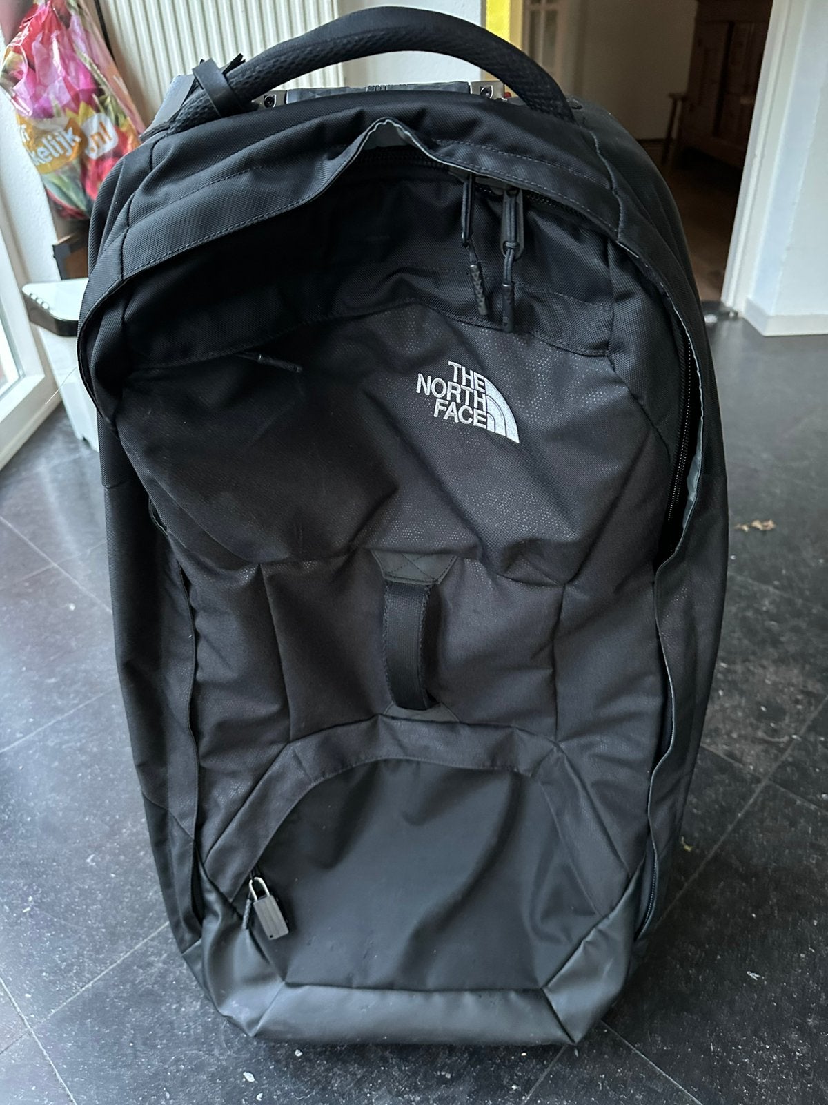 The North Face Longhaul 30" TNF Black 75L, Ophalen, Uitschuifbare handgreep, 30 cm of meer, Zwart