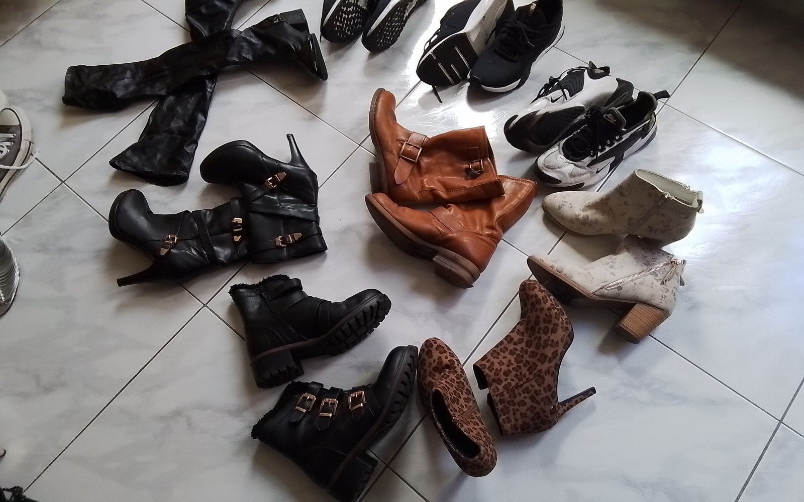 Schoenen  in diverse  maten, Ophalen of Verzenden, Zo goed als nieuw, Zwart, Sneakers of Gympen