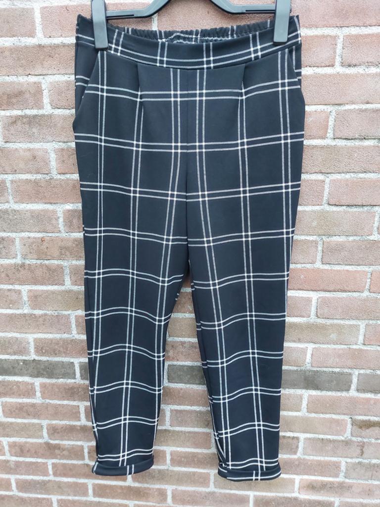 Zwart met witte broek pantalon Primark maat 40/L, Maat 38/40 (M), Zwart, Ophalen of Verzenden, Zo goed als nieuw
