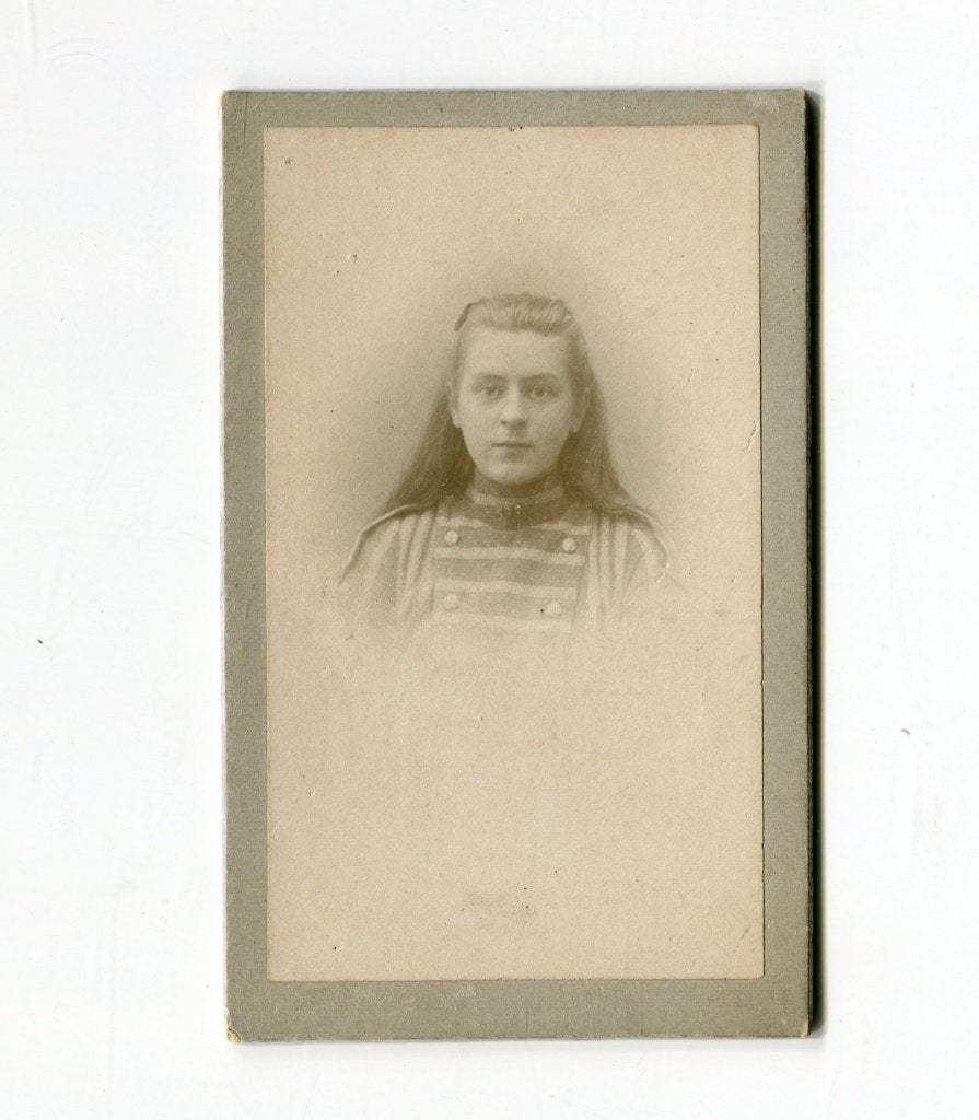 Carte de Visite - Meisje, Verzamelen, Foto, Ophalen of Verzenden, Zo goed als nieuw, Voor 1940