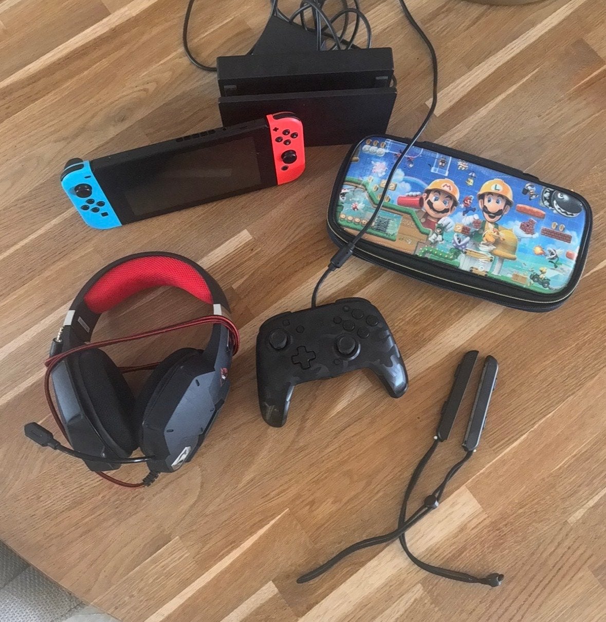 Nintendo Switch met extra controller, headset en hoesje, Ophalen of Verzenden, Gebruikt, Met 2 controllers, Switch Original