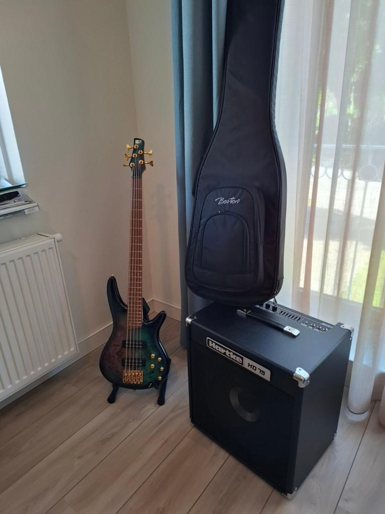 IBANEZ SR405 Basgitaar, Gigbag & HARTKE HD75 Bascombo, Muziek en Instrumenten, Snaarinstrumenten | Gitaren | Bas, Ophalen, Zo goed als nieuw