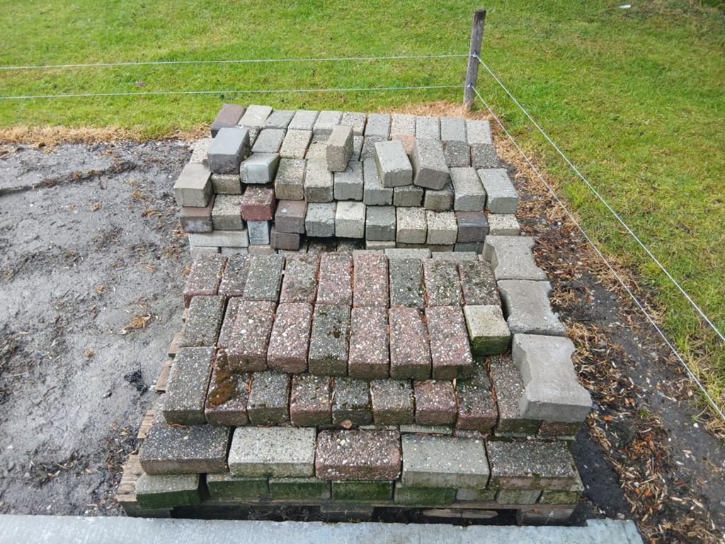 Gratis beton klinkers, Ophalen of Verzenden, Gebruikt, Beton, Klinkers