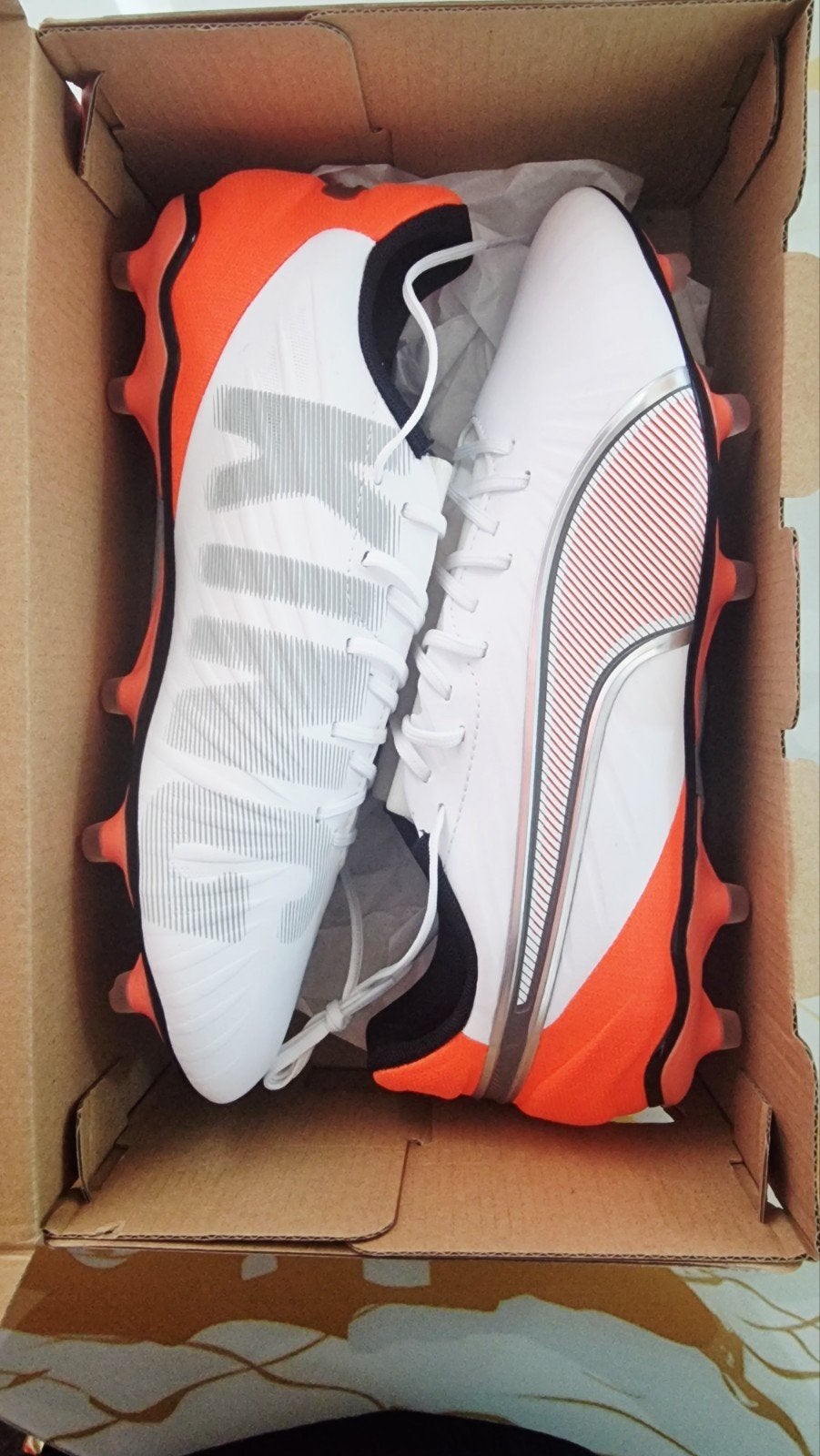 PUMA King WK Voetbalschoenen Wit-Oranje FG/AG - Nieuw!, Ophalen of Verzenden, Nieuw, Schoenen