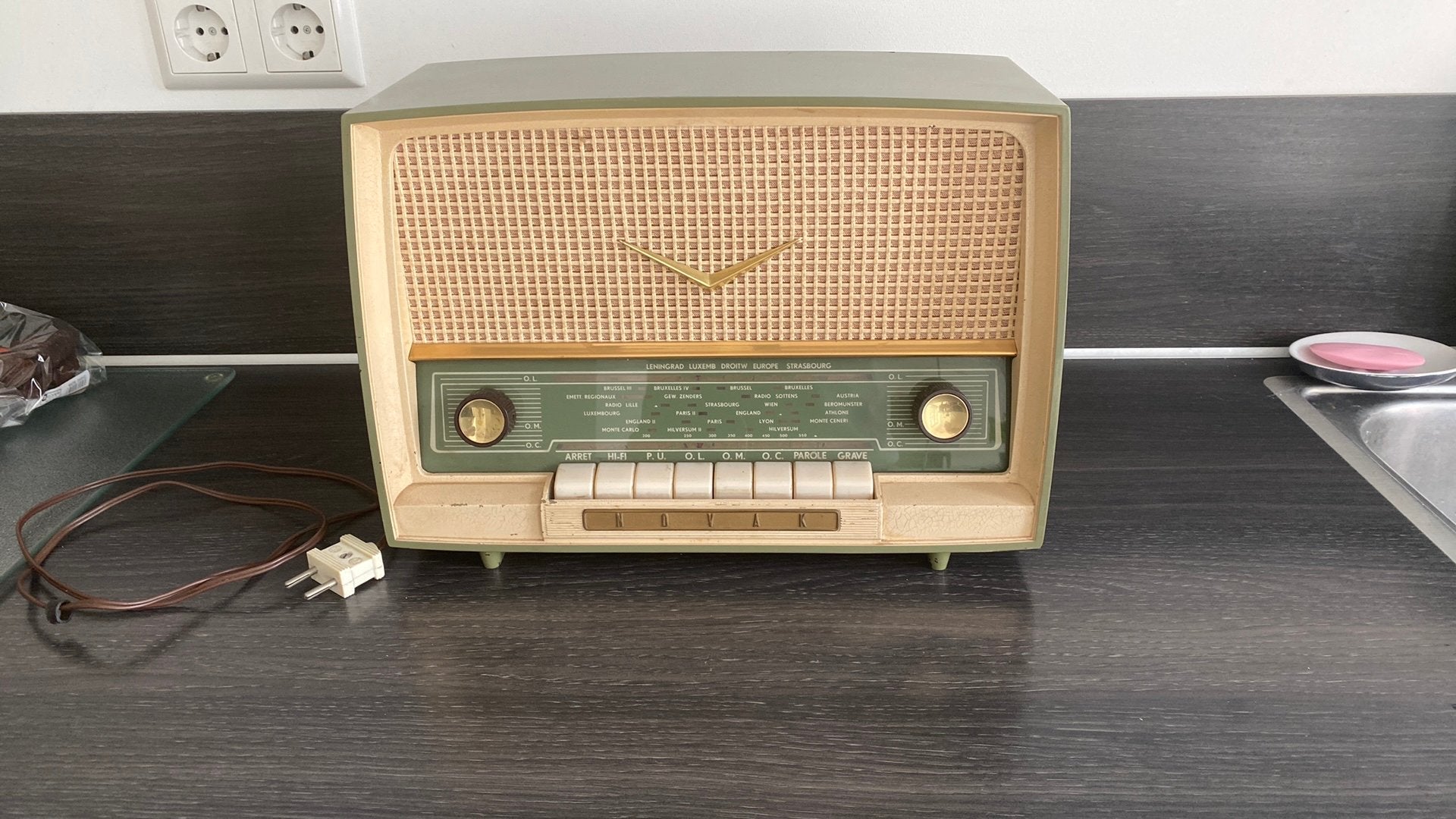 Novak Type 501 vibtage radio jaren 60, Ophalen, Gebruikt, Radio