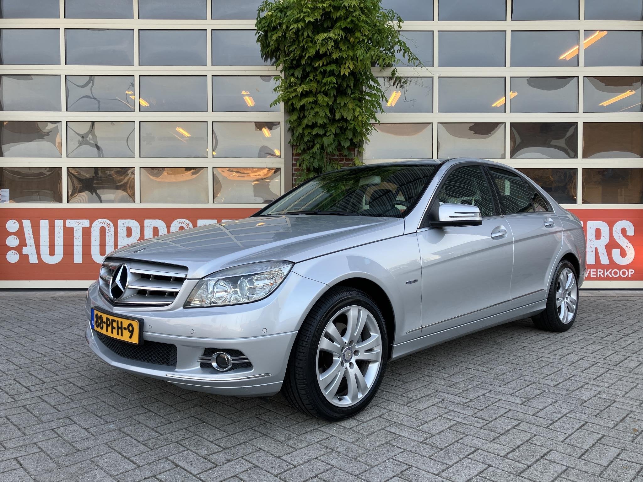Mercedes-Benz C-klasse 180 CGI BlueEFFICIENCY Business Class, Auto's, Mercedes-Benz, Automaat, 1796 cc, Parkeersensor, Sedan