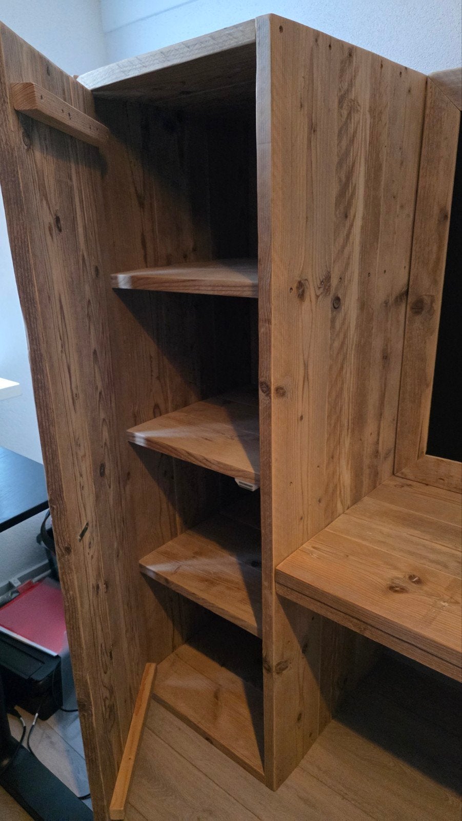 Bureaukast met krijtbord van de houttwist, Ophalen, Opbergruimte, Gebruikt, Hout