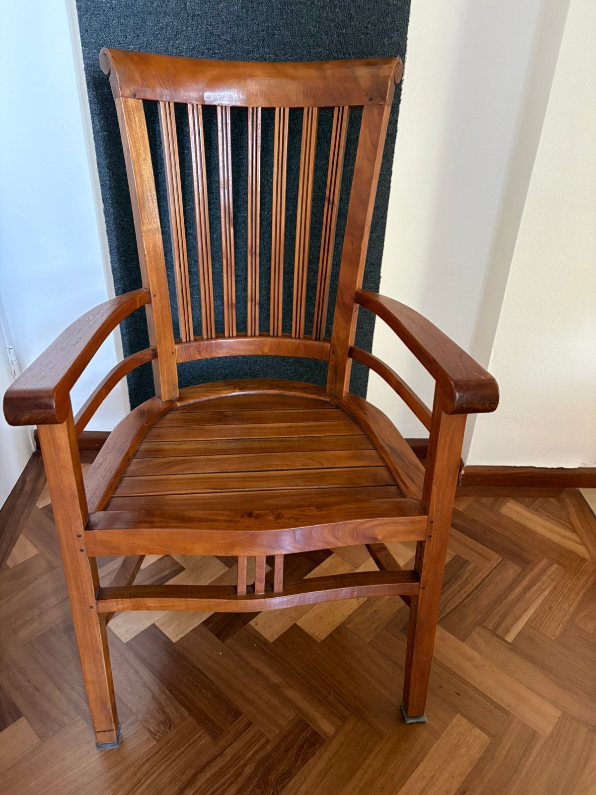 Houten eetkamerstoelen, Ophalen