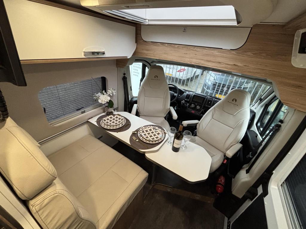 Bavaria K600 DWARSBED ACHTERUITRIJCAMERA ZONNEPANEEL, Caravans en Kamperen, Campers, Fiat, Tot en met 2, Bedrijf, Bavaria