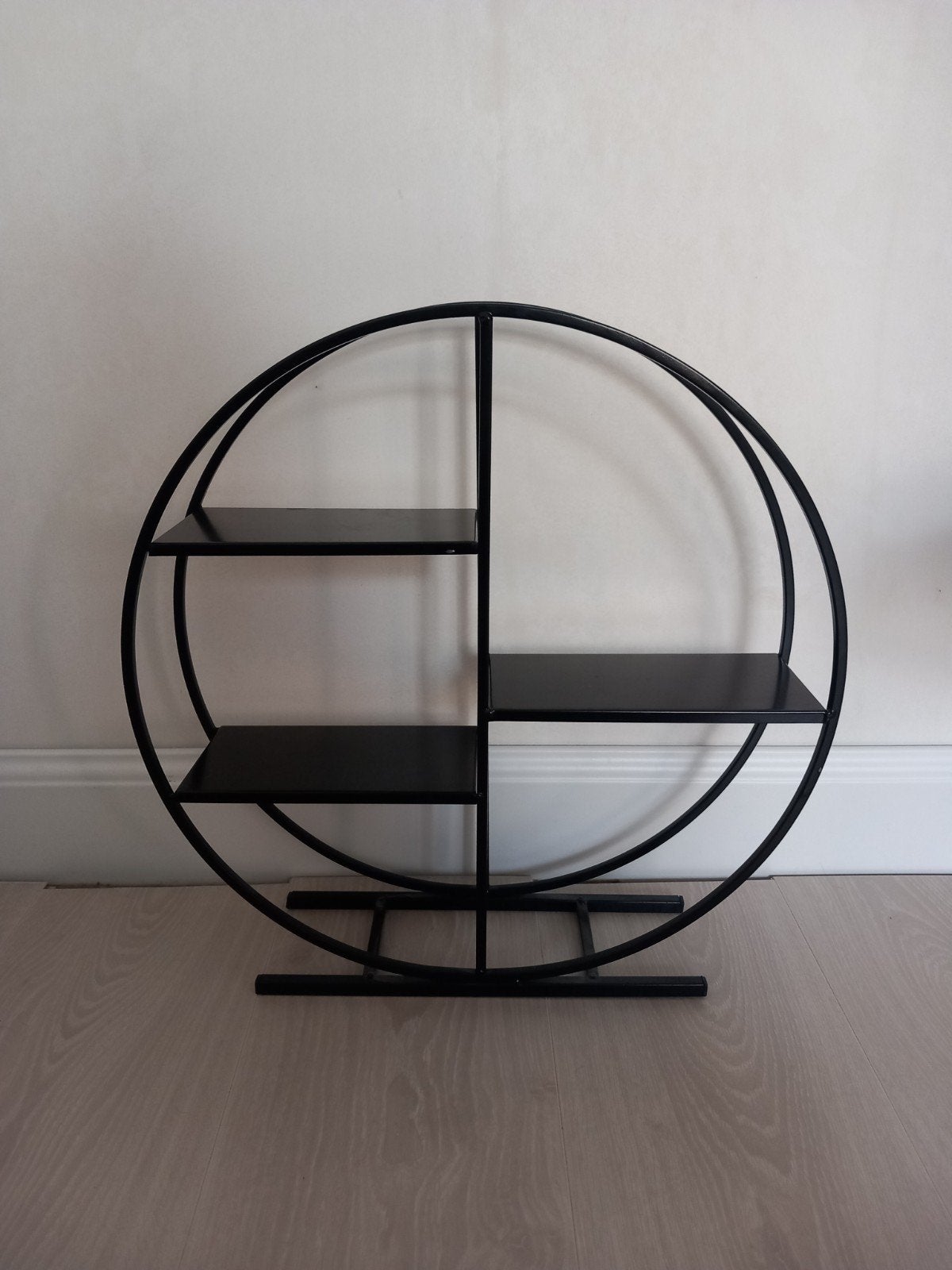 Decoratieve stellage voor vensterbank of dressoir, Huis en Inrichting, Ophalen, Gebruikt, Zwart, Metaal