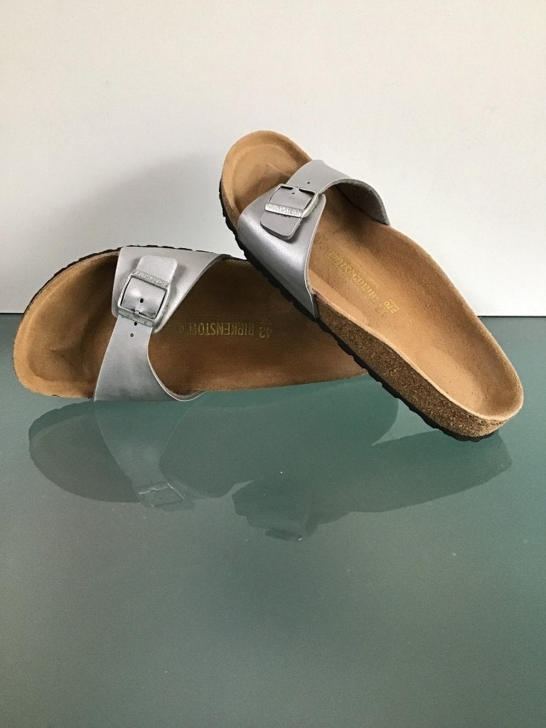 Birkenstock Madrid zilver 42 | slippers | Gratis verzenden, Slippers, Overige kleuren, Verzenden, Zo goed als nieuw