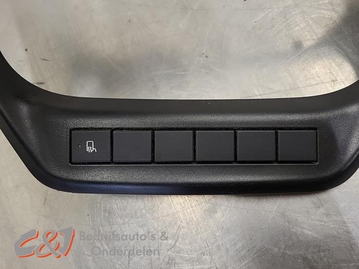 Radio omlijsting van een Iveco New Daily, Gebruikt, -, Overige automerken, -