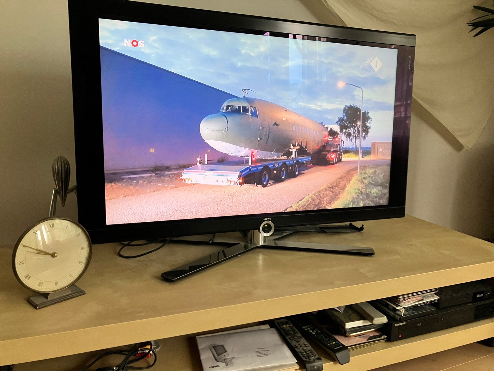 Loewe Individual 40  LCD TV met Soundbar, Gebruikt, LCD, 100 cm of meer, Ophalen