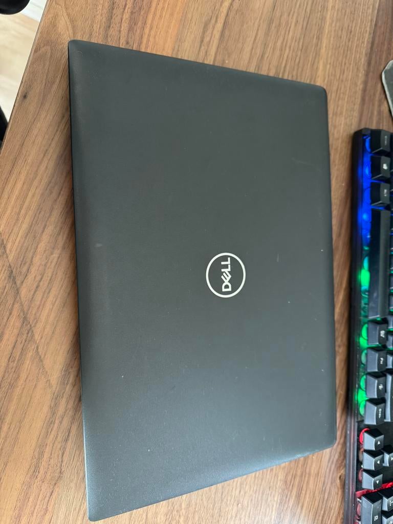 Dell laptop, 2 tot 3 Ghz, Qwerty, 8 GB, Met touchscreen