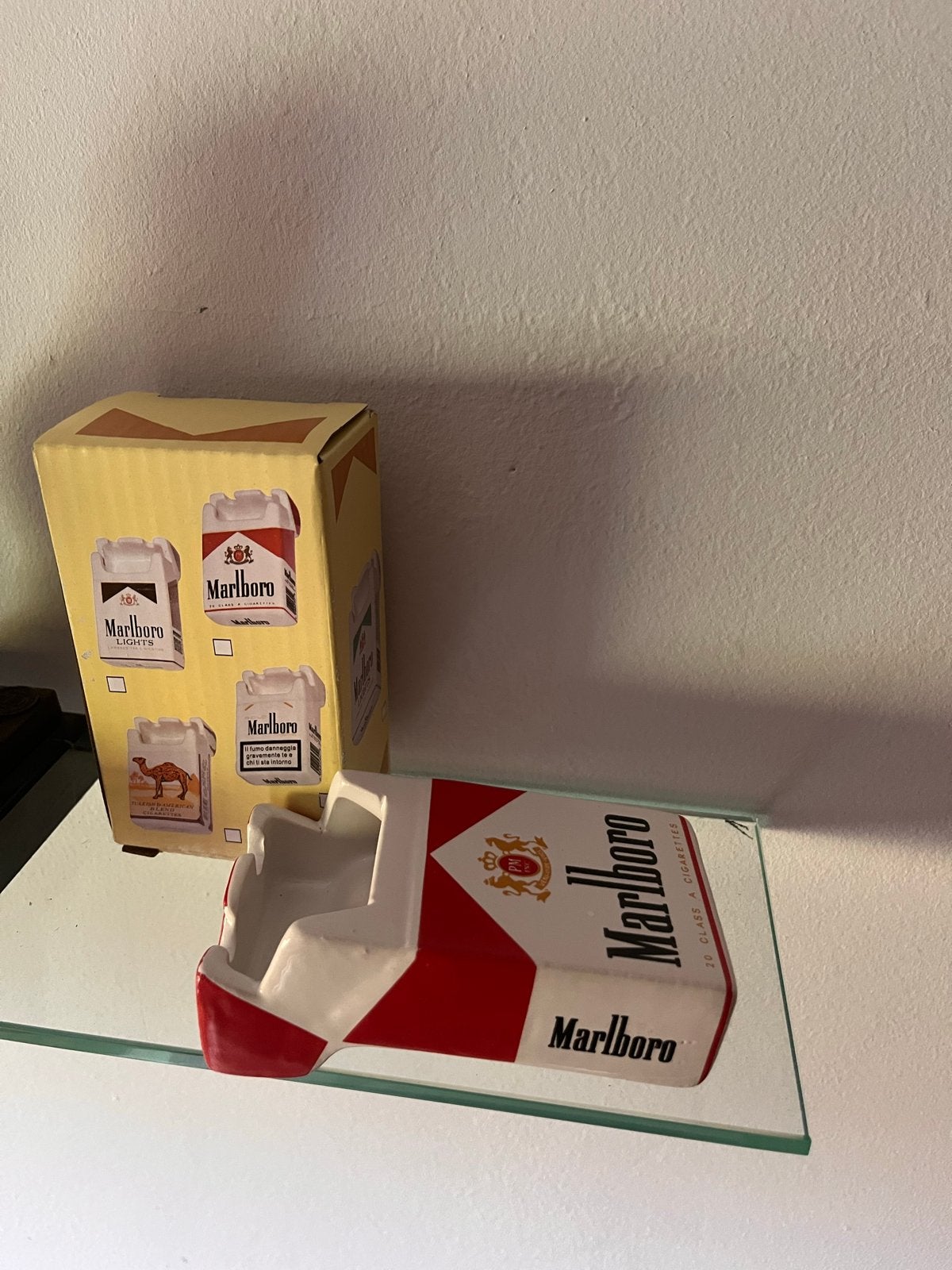 Marlboro asbak in sigarettenpakje design, Ophalen of Verzenden, Nieuw, Asbak