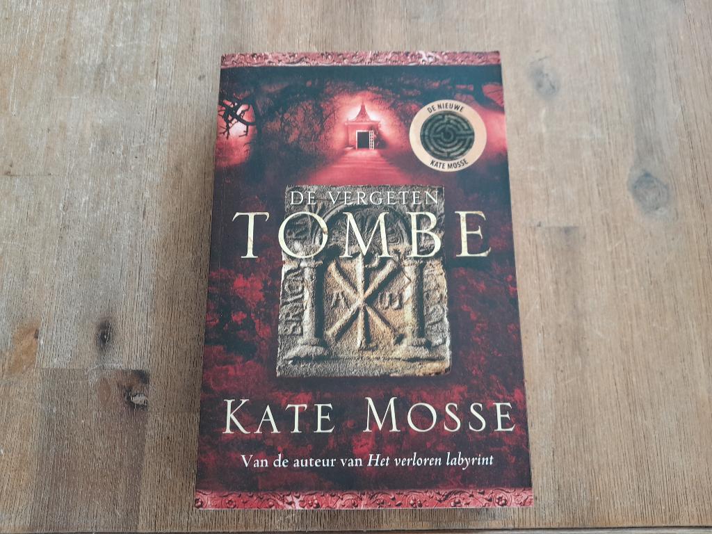 Kate Mosse/ De vergeten tombe, Ophalen of Verzenden, Zo goed als nieuw
