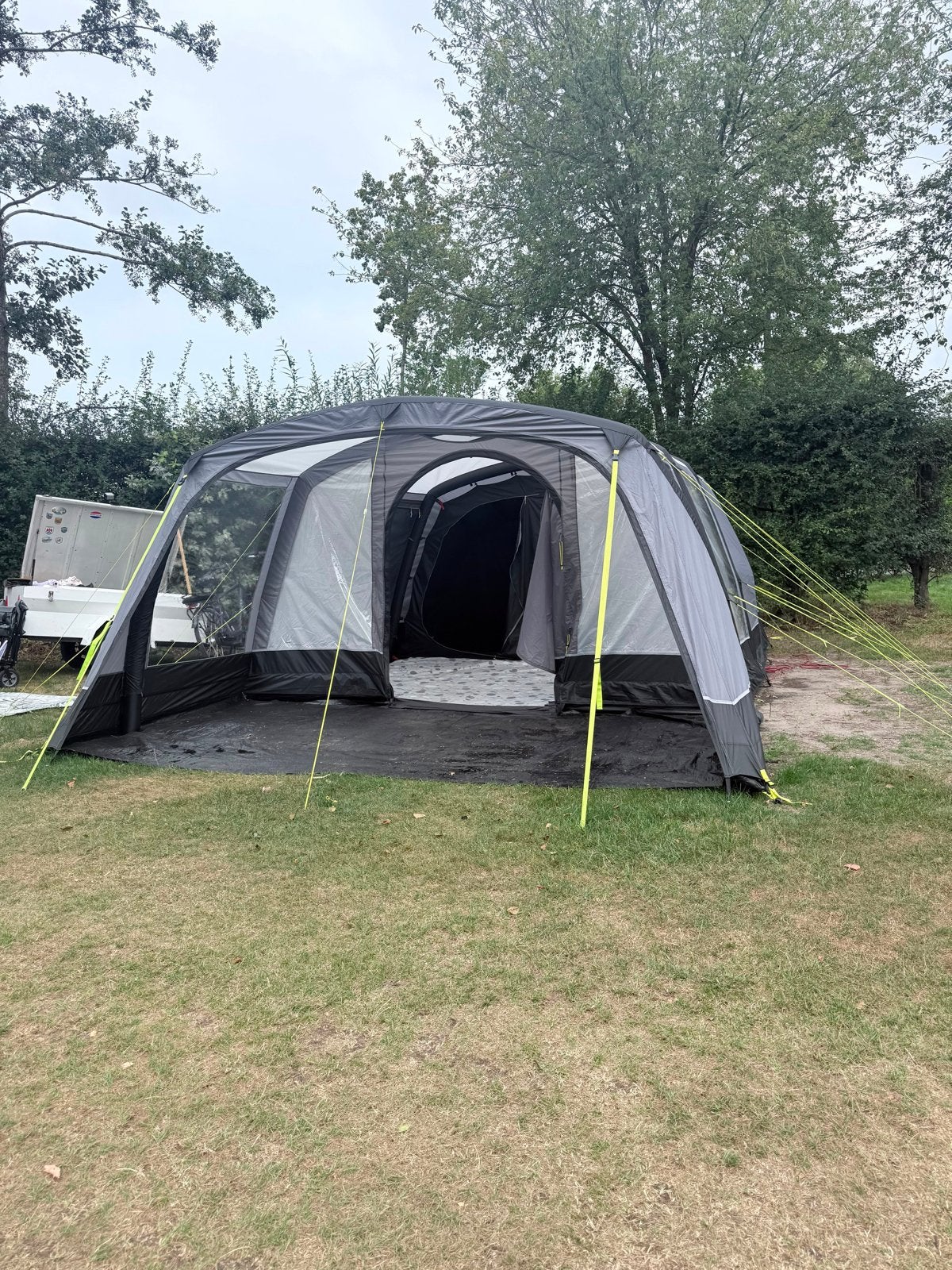 Kampa Hayling 6 AIR opblaasbare tent met kar, Ophalen, Zo goed als nieuw, Tot en met 6
