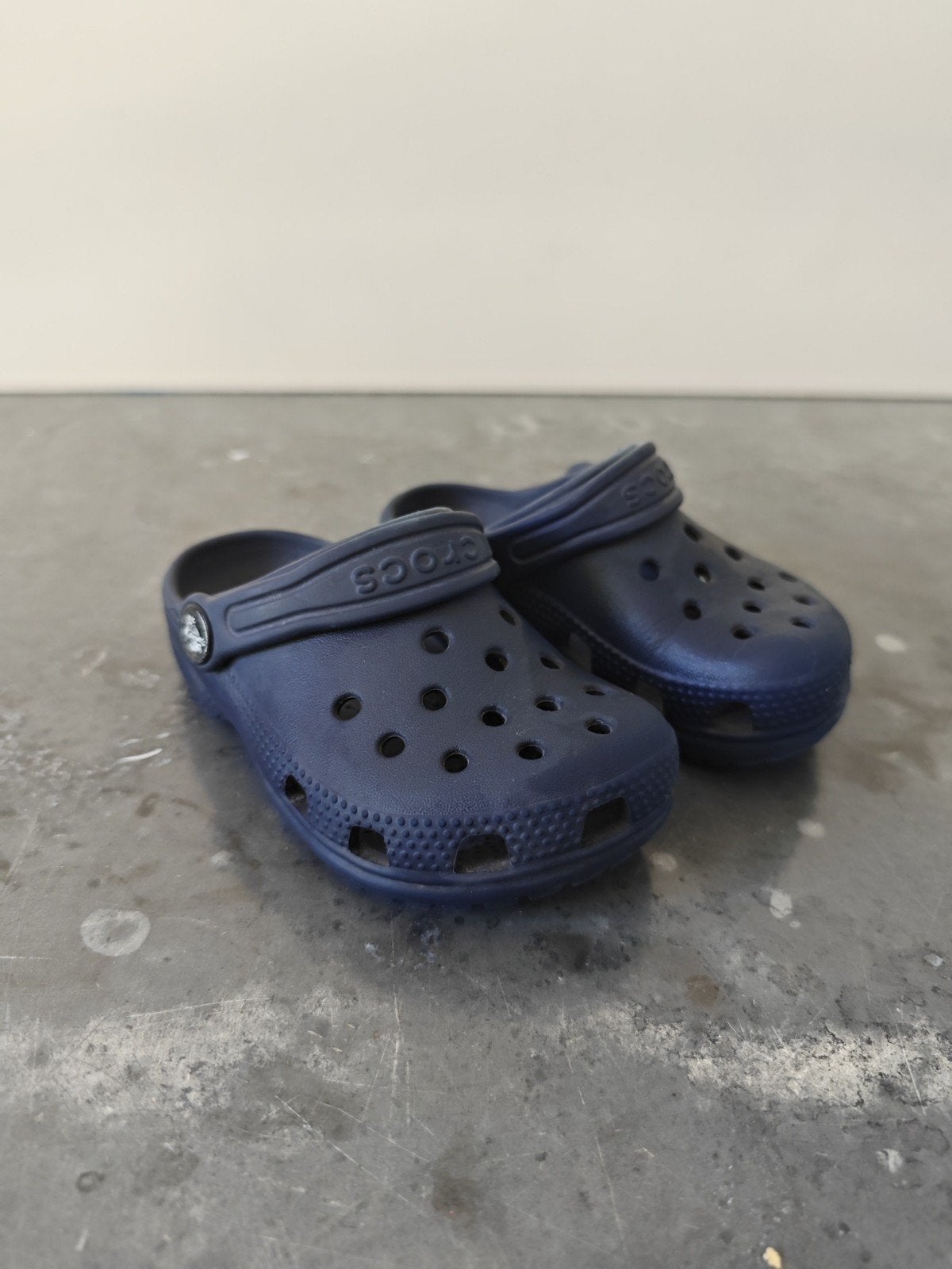 Crocs C8 - Comfortabele kindersandalen, Crocs, Jongetje of Meisje, Ophalen of Verzenden, Gebruikt