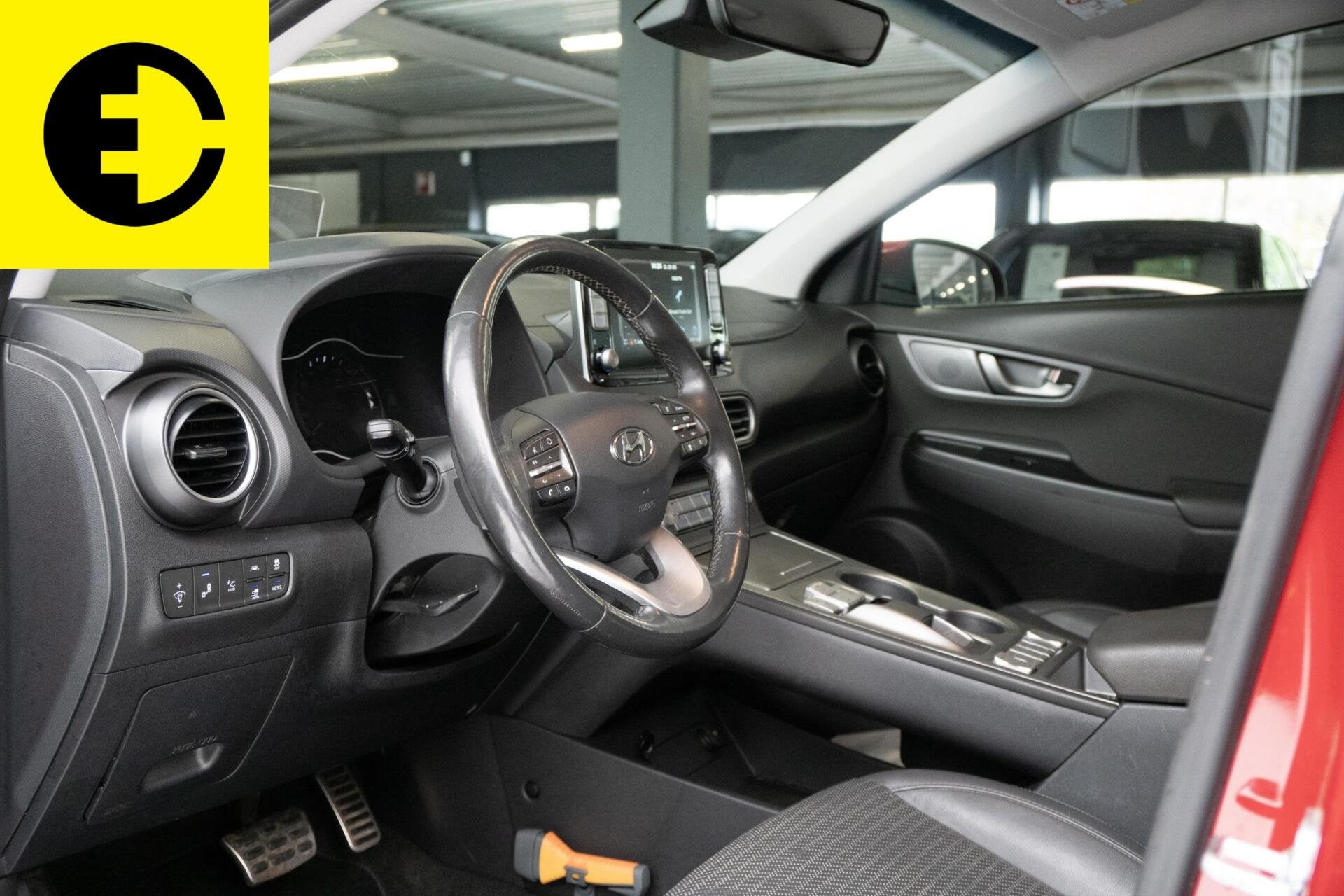 Foto 3 van Hyundai Kona EV Premium 64 kWh | Stoelverkoeling | HUD | Stu
