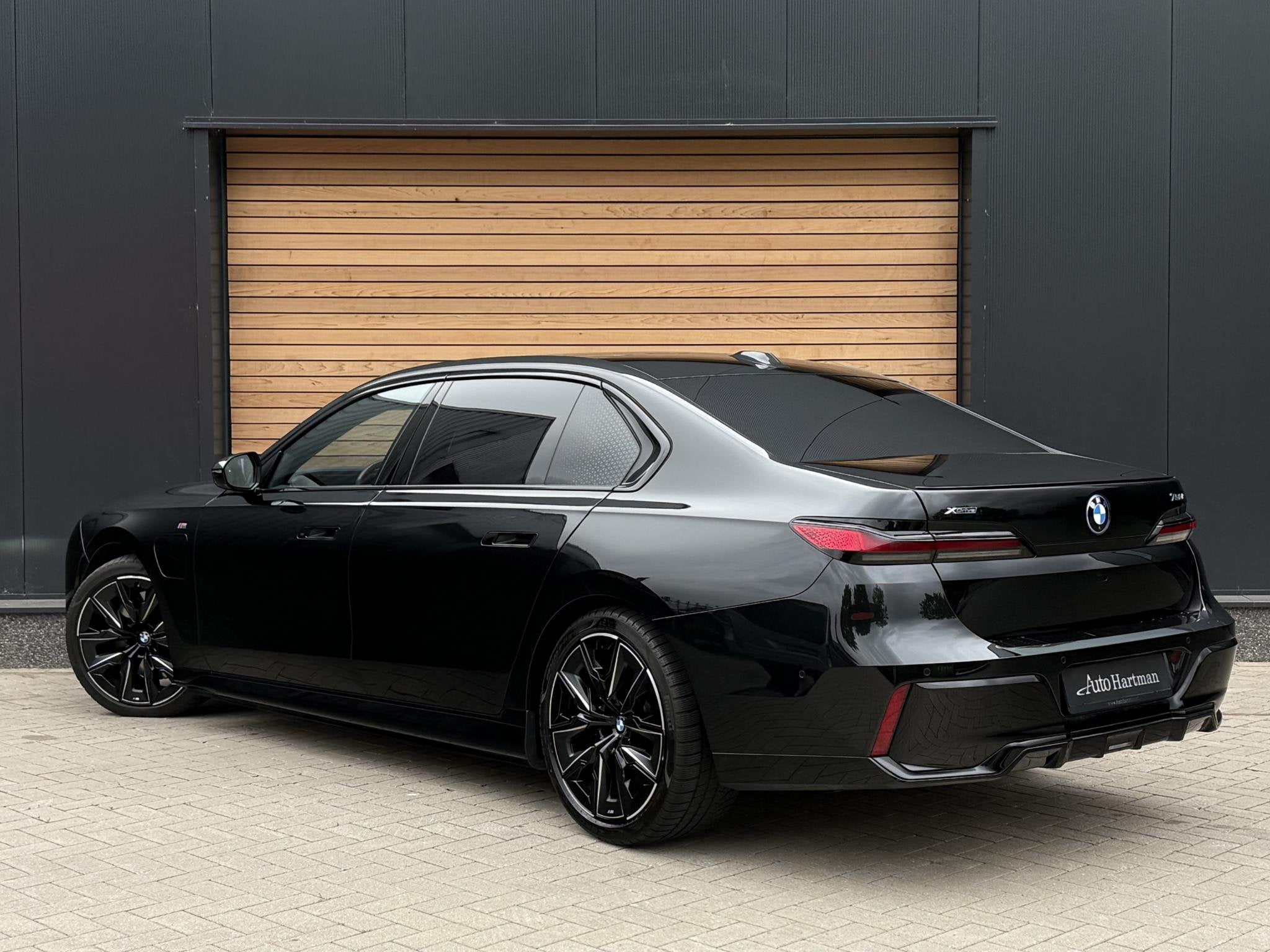 BMW 7-serie 750e xDrive M-Sport MASSAGE|INNOVATIE-PACK|SKYLO, Automaat, Gebruikt, Zwart, Plug-in hybride