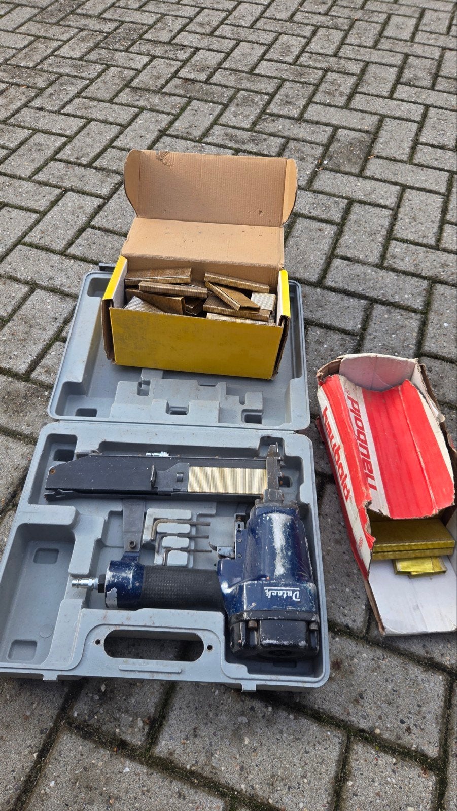 Dutack Tacker/Nietmachine met nietjes, Ophalen, Gebruikt, Tacker/nietmachine, Overige merken