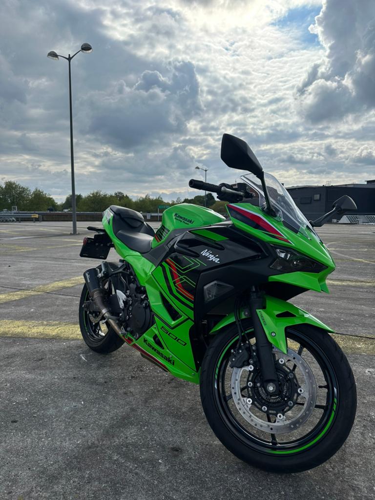 Kawasaki ninja 500se, 2 cilinders, 451 cc, Minimaal motorrijbewijs A2, Sportuitlaat