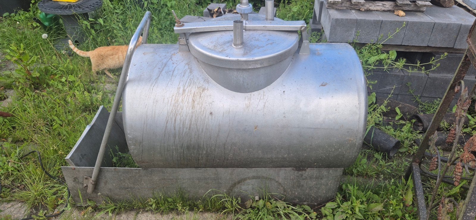 Melktank, Dieren en Toebehoren