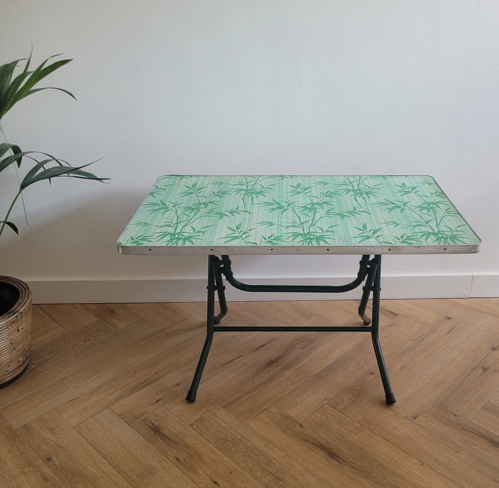 Leuk tafeltje van Kitsch Kitchen, Ophalen, Gebruikt, 50 tot 100 cm, Botanisch | organisch | natuurlijk | boho
