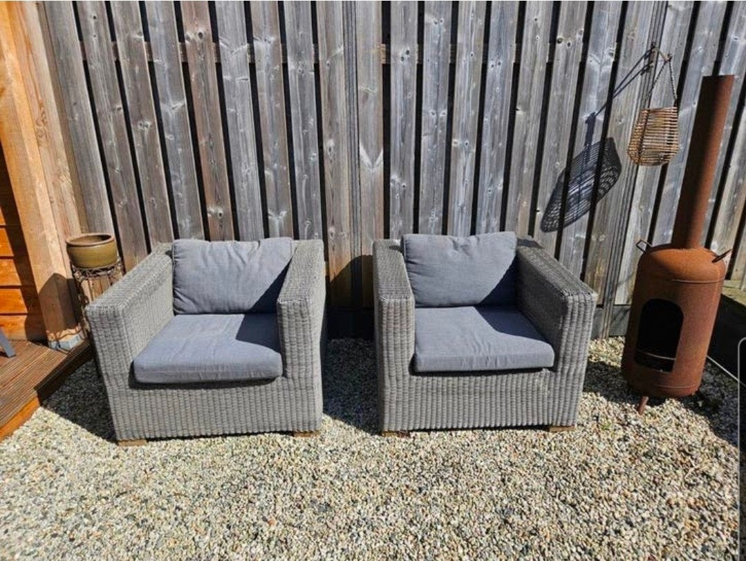 Twee comfortabele loungestoelen met kussens, Tuin en Terras, Ophalen