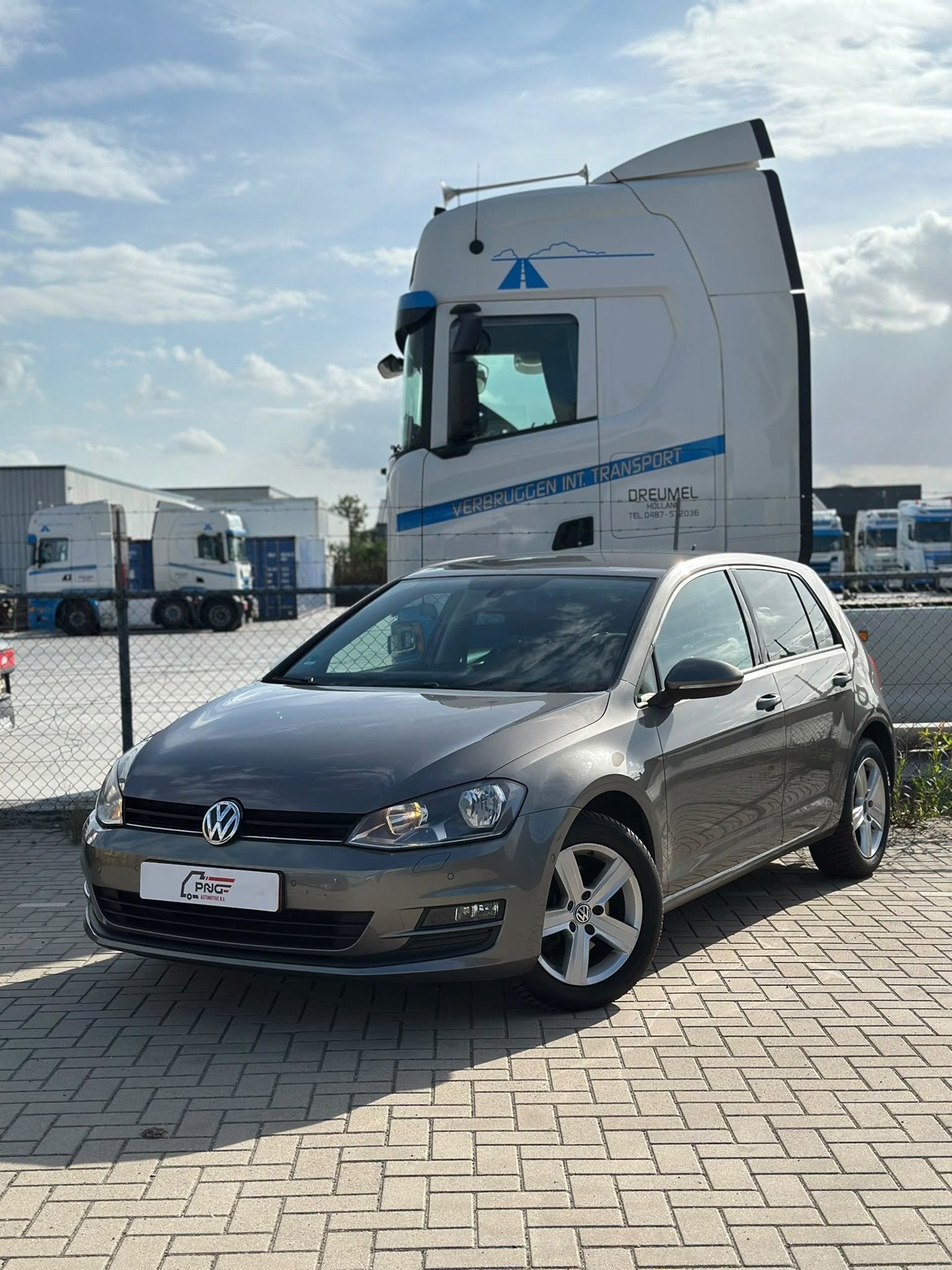 Volkswagen Golf 1.2 TSI Trendline AIRCO - NAVI - NWE DSTR, Voorwielaandrijving, Euro 5, Stof, Gebruikt