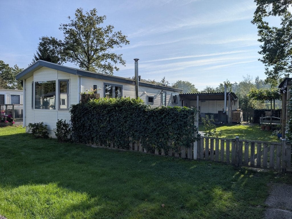 Chalet (11.00 x 4.00 m.) te koop in Rijs, Friesland!R#52R, Tot en met 2