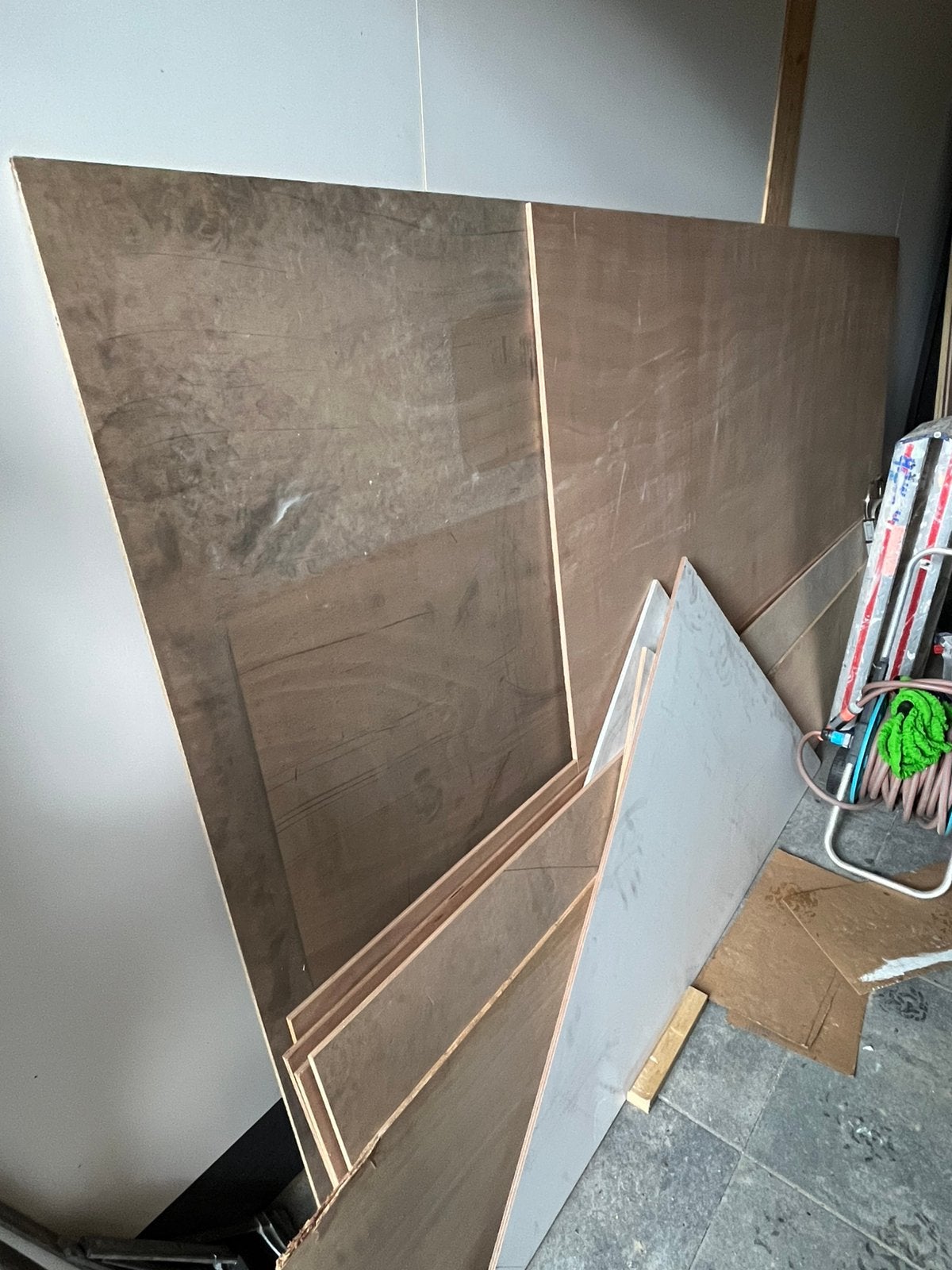 Okoume exterieur plaat en isolatie, Ophalen, Steen of Klei, 50 tot 150 cm, Zo goed als nieuw