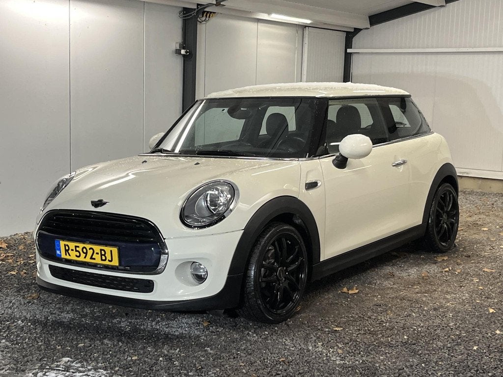 MINI 3-Deurs 1.5 Cooper Pepper Serious Business 136PK 4-2017, Voorwielaandrijving, Gebruikt, 4 stoelen, Bedrijf