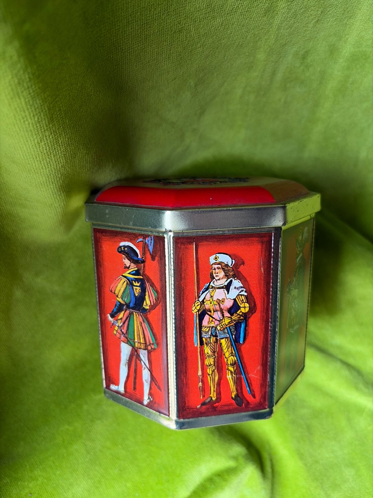 Vintage Weiss blikken doos met ridders, achthoekig, Verzenden