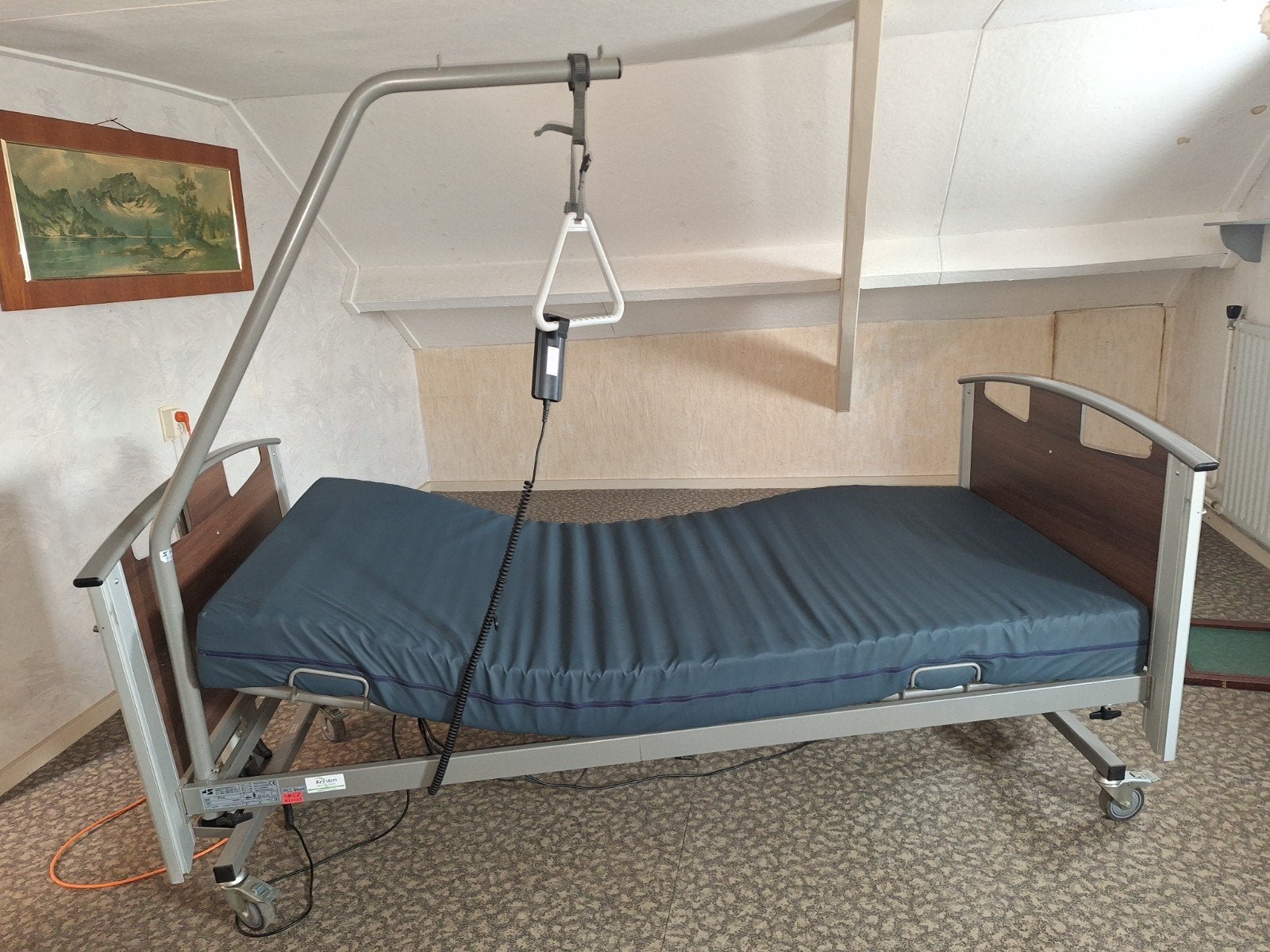 T.e.a.b. verstelbaar medisch bed, Huis en Inrichting, Slaapkamer | Bedden, Ophalen, Verstelbaar, 90 cm, Eenpersoons