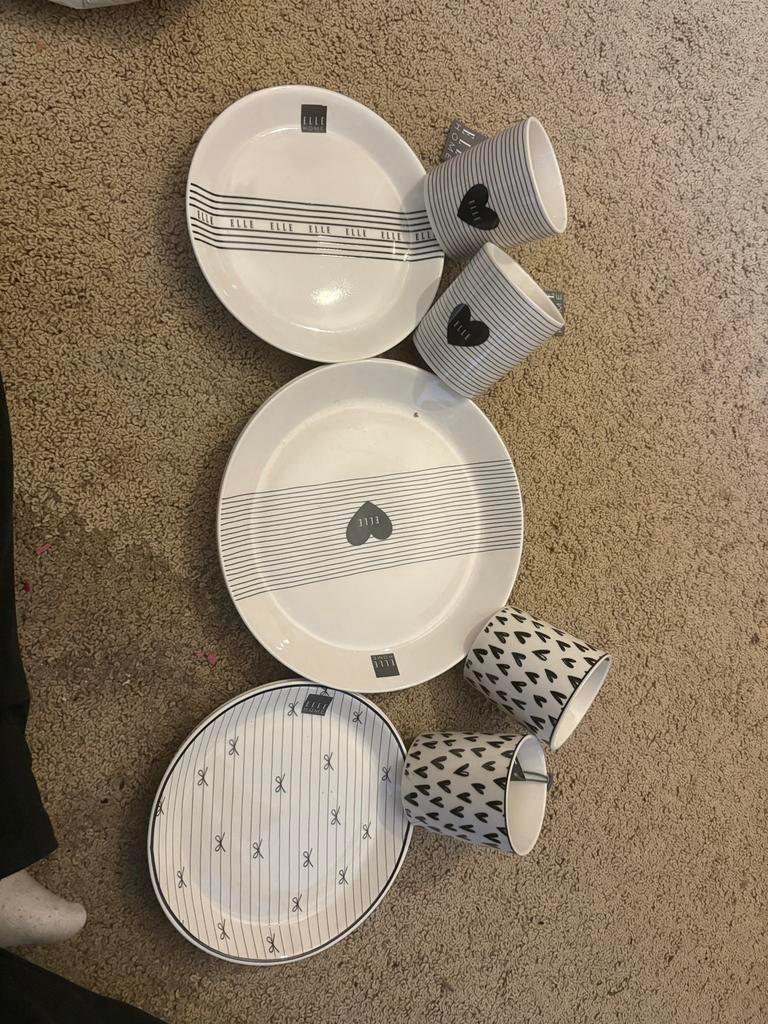 Elle Home Servies: Borden en Bekers met Hartjes en Strepen, Huis en Inrichting, Keramiek, Ophalen of Verzenden, Zo goed als nieuw