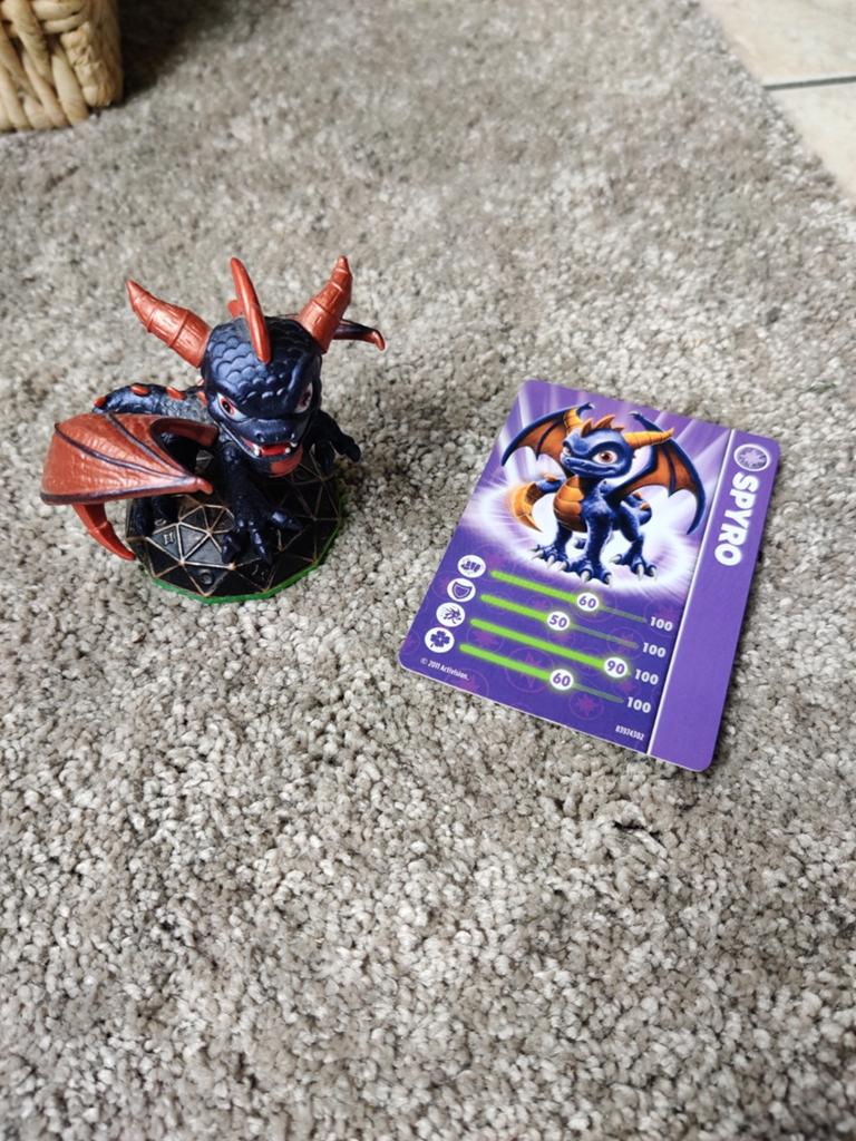Skylanders Spyro Figuur met Kaart - Zwart/Rood, Ophalen of Verzenden, Zo goed als nieuw