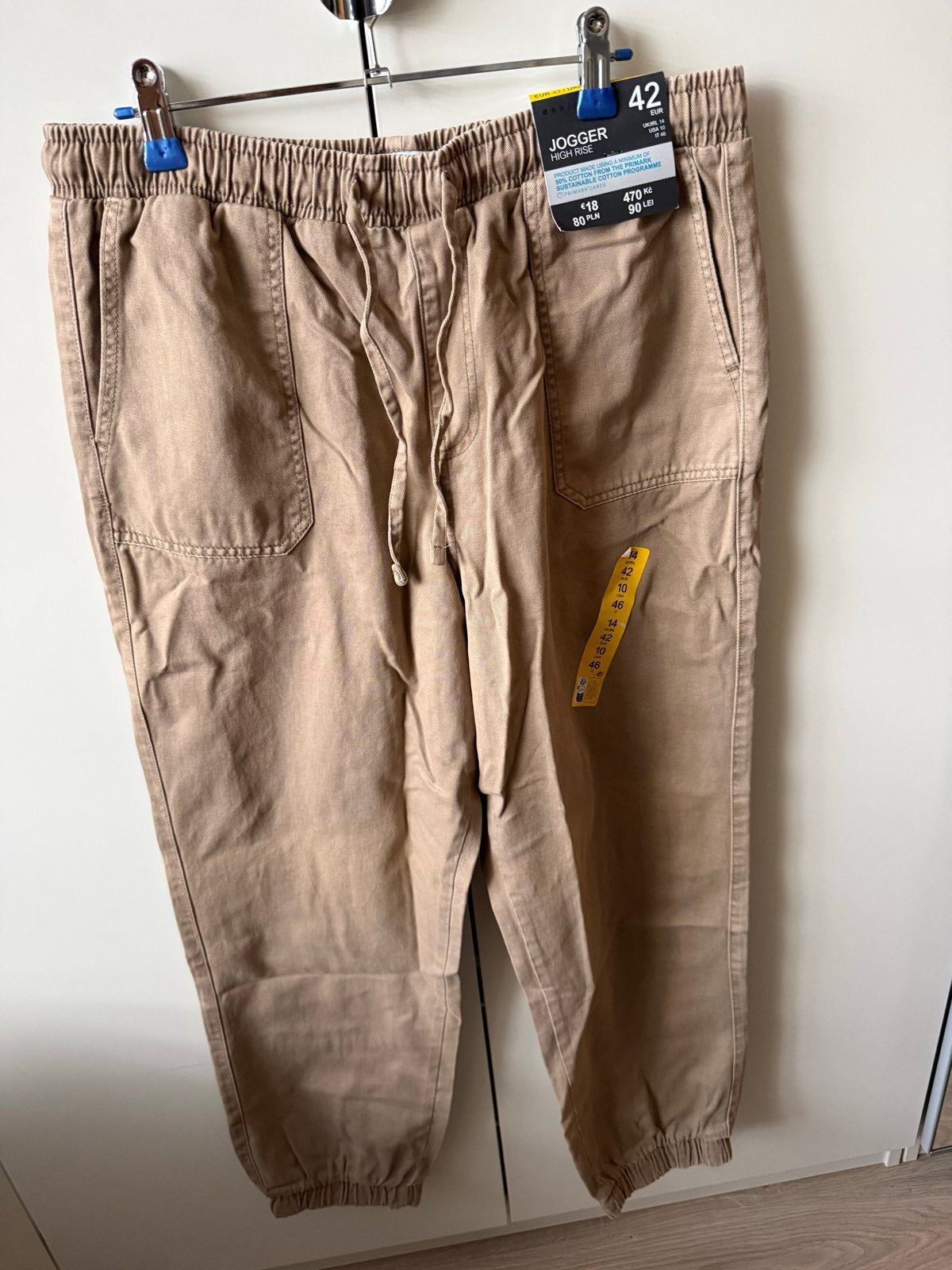 Primark Jogger High Rise - Maat 42 nieuw, Kleding | Dames, Beige, Maat 42/44 (L), Nieuw, Ophalen of Verzenden