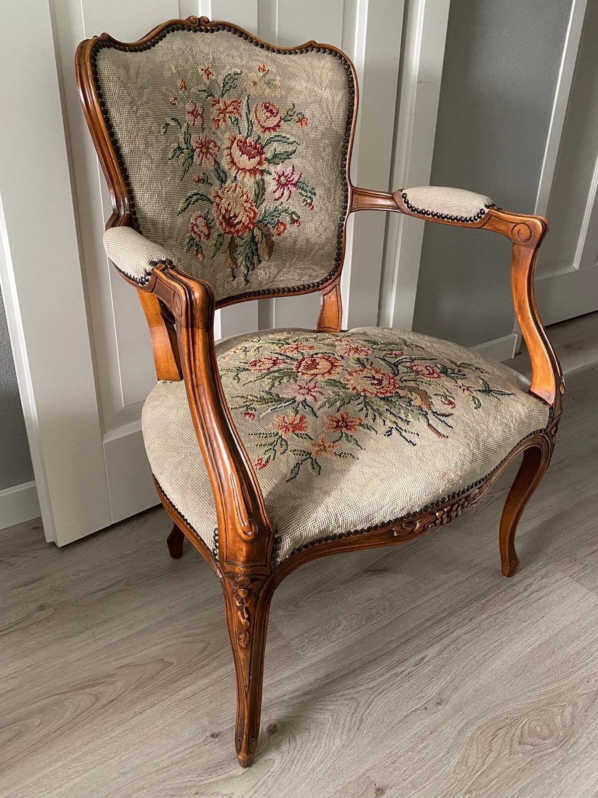 Elegante Klassieke Armstoel (Lodewijk XV-stijl), Antiek en Kunst, Antiek | Meubels | Stoelen en Banken, Ophalen