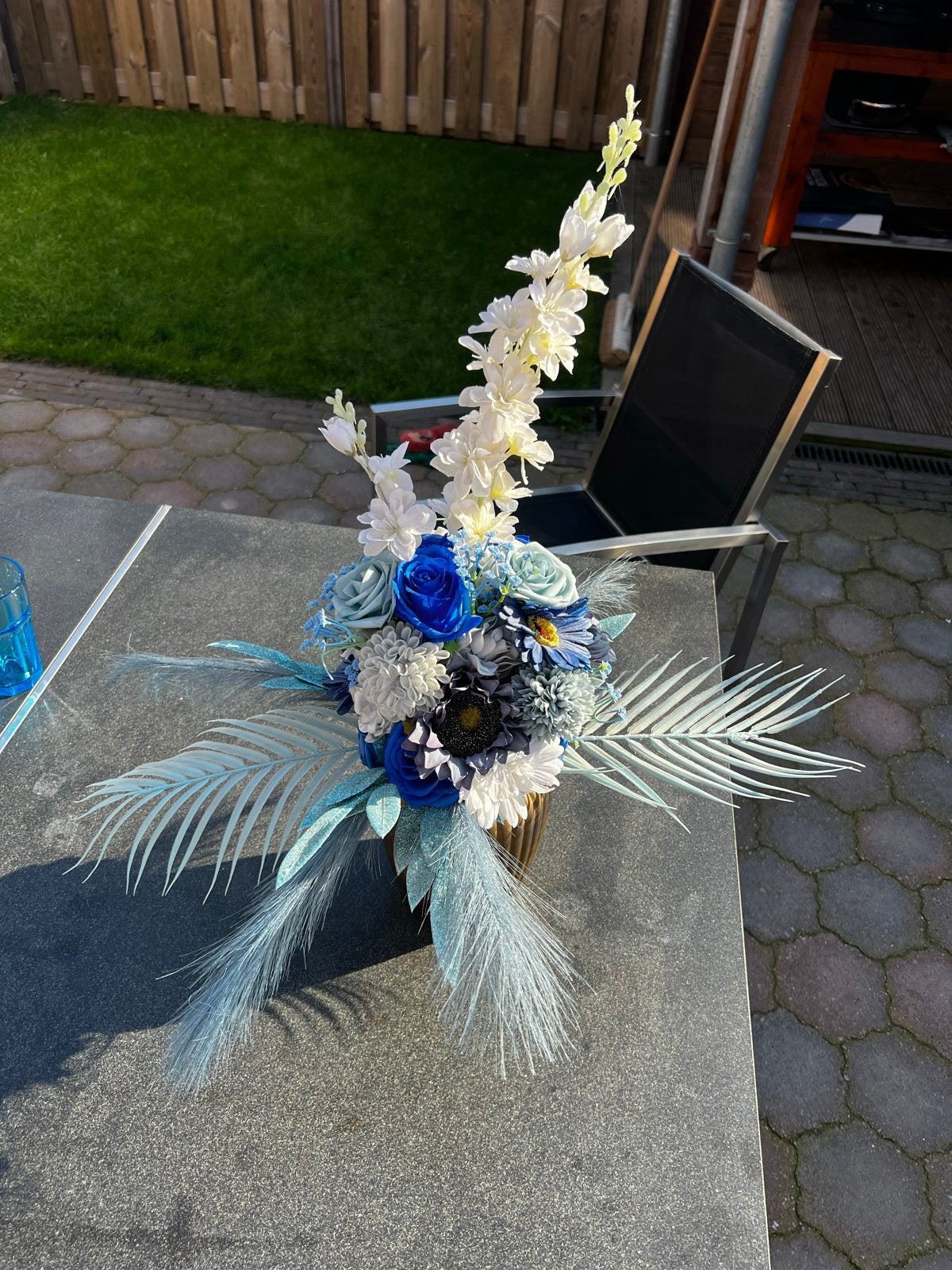 Prachtig boeket zijdebloemen in vaas - Blauw/Wit, Ophalen, Kunststof, Meerkleurig, Inclusief decoratie